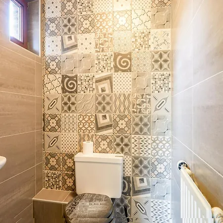 Holiday home In With Garden