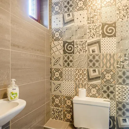 Hébergement de vacances In With Garden *